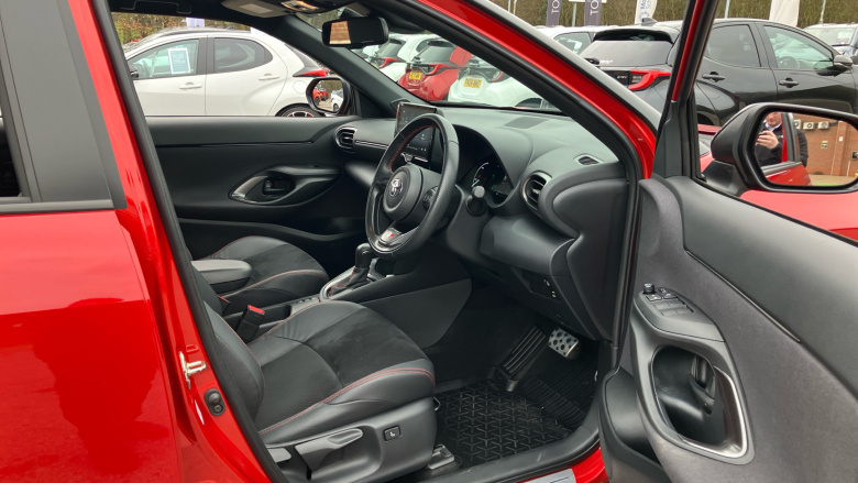 Toyota Yaris Cross 1.5 Hybrid GR Sport 5dr CVT Hybrid Estate